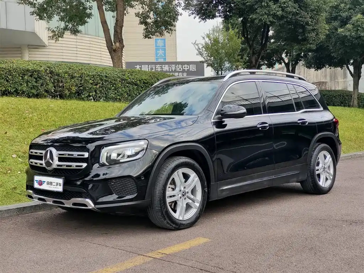 MERCEDES BENZ GLB