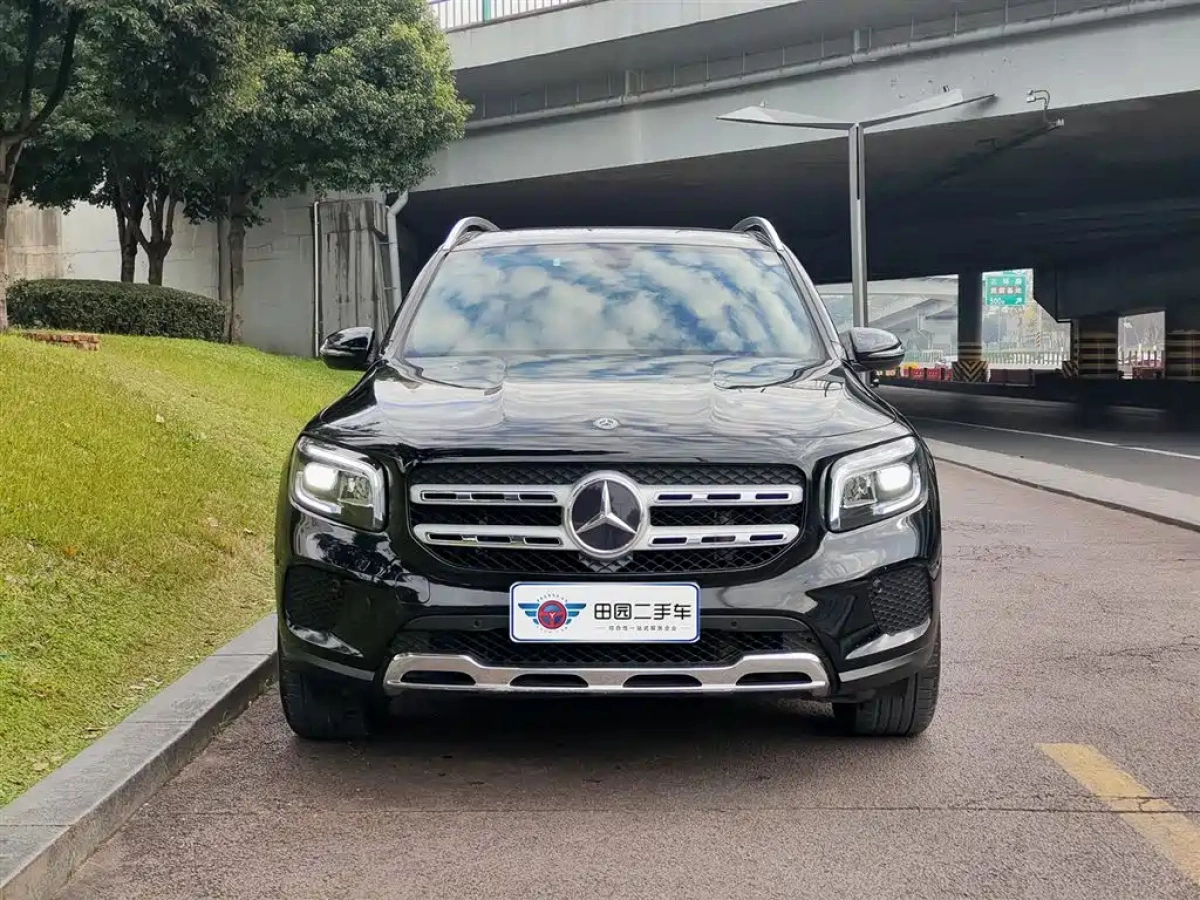 MERCEDES BENZ GLB