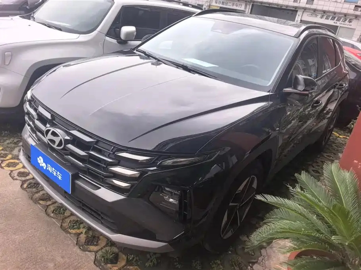 HYUNDAI TUCSON  2025