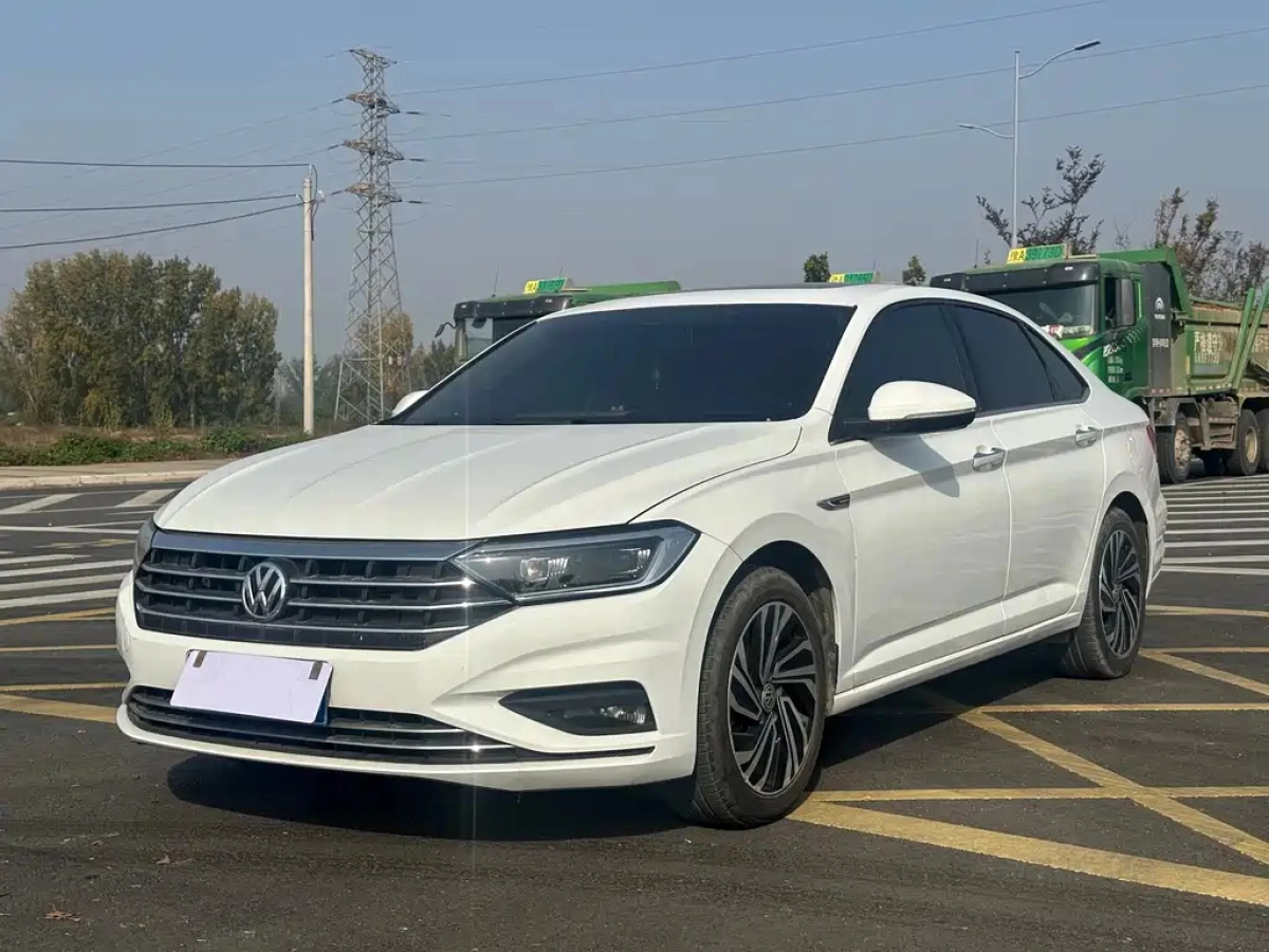 VOLKSWAGEN SAGITAR  2022