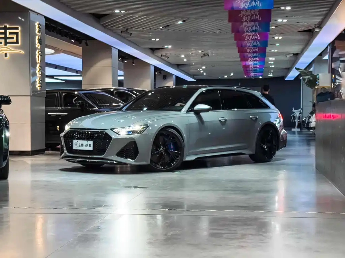 AUDI RS 6