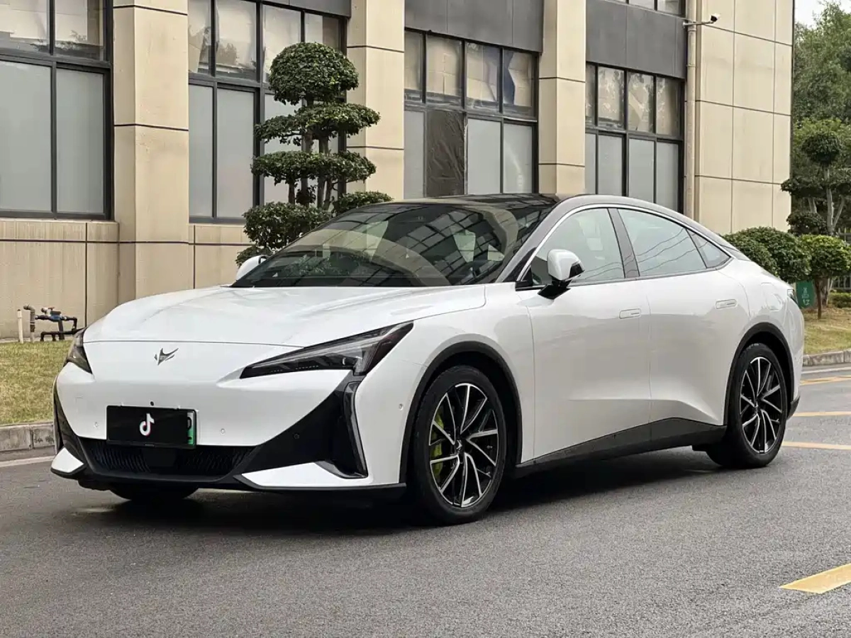 ARCFOX ALPHA S5  2025