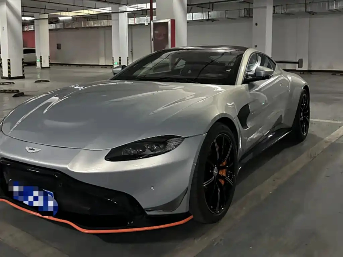 ASTON MARTIN V8 VANTAGE  2019