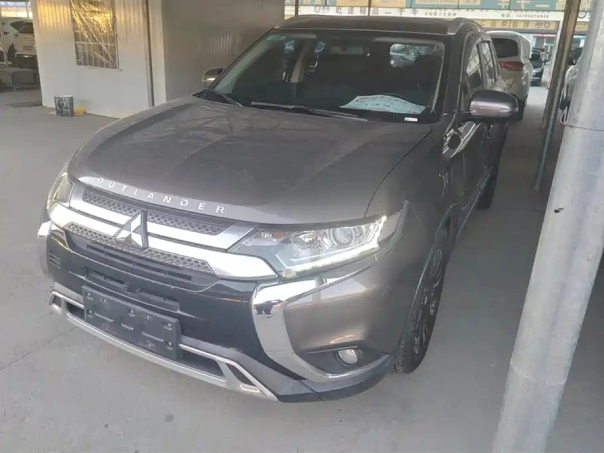 MITSUBISHI OUTLANDER