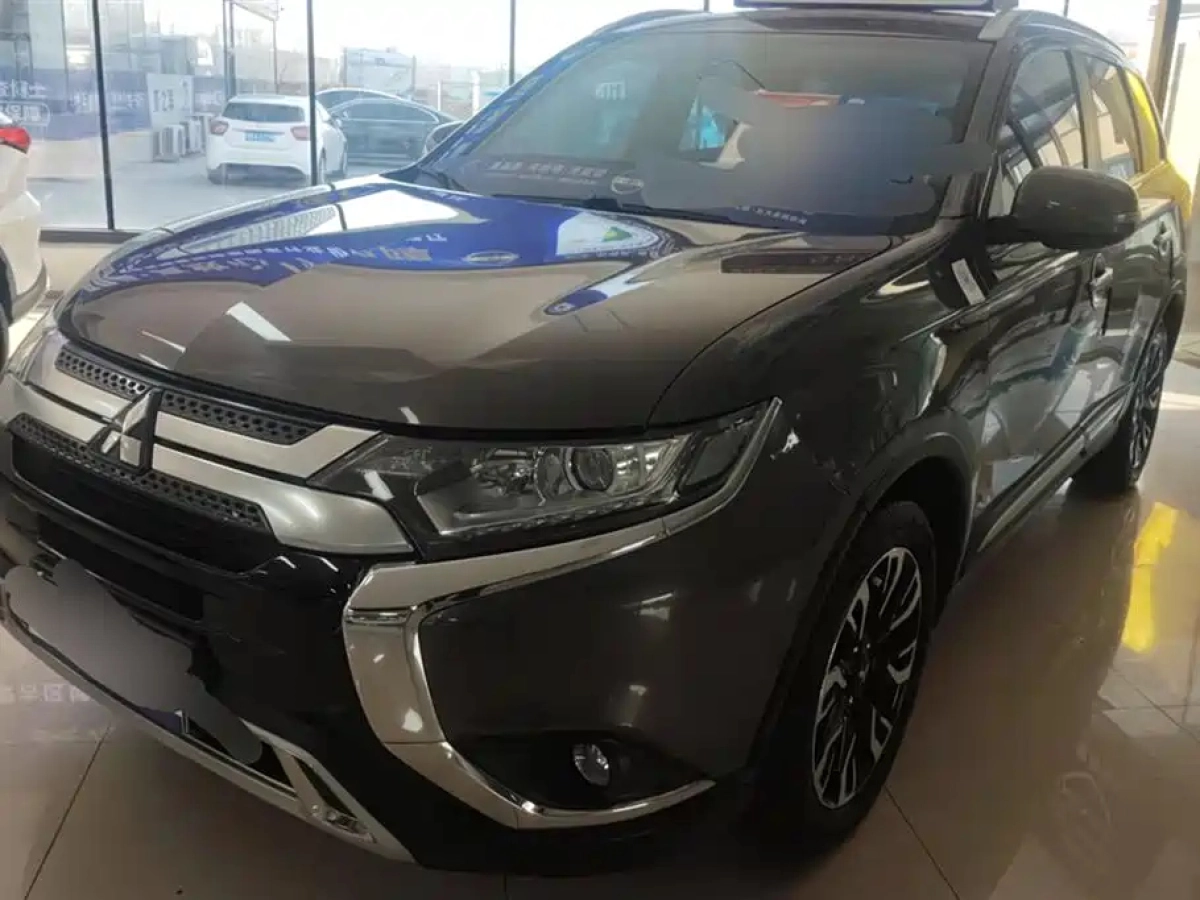 MITSUBISHI OUTLANDER