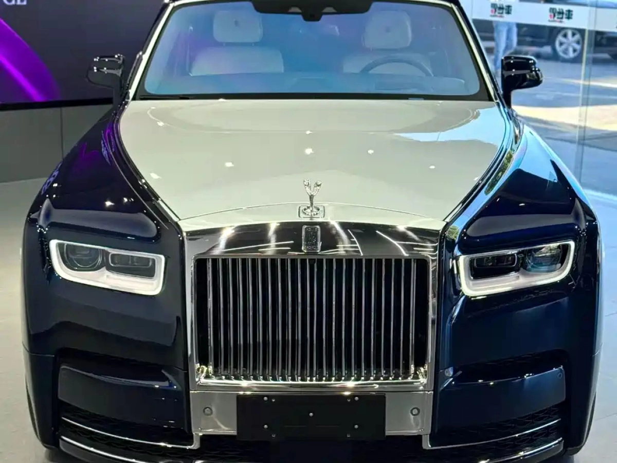 ROLLS ROYCE PHANTOM  2021