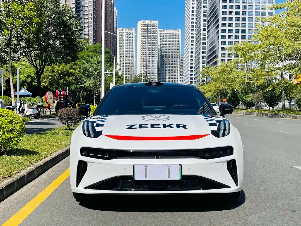 ZEEKR 001