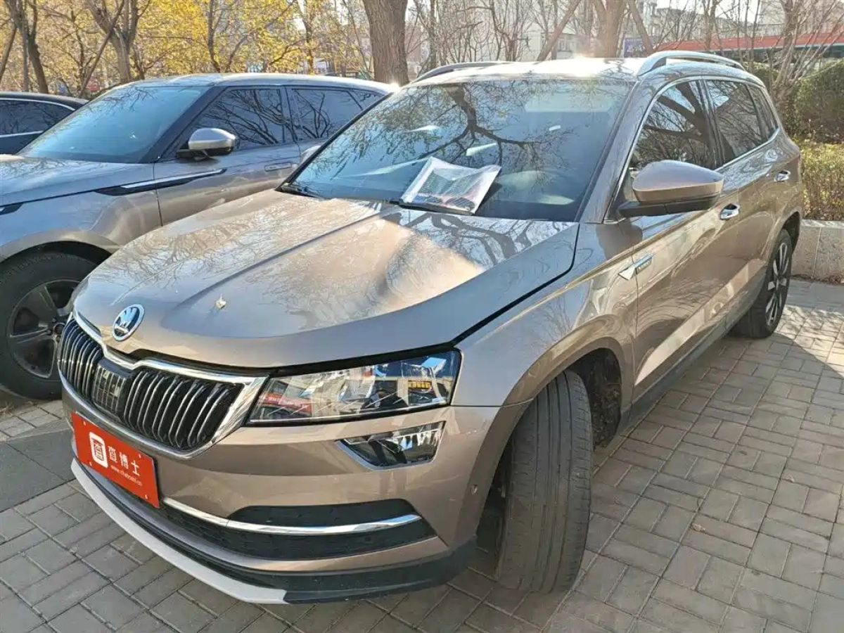 SKODA KAROQ  2021