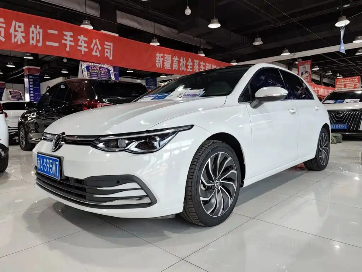 VOLKSWAGEN GOLF  2022