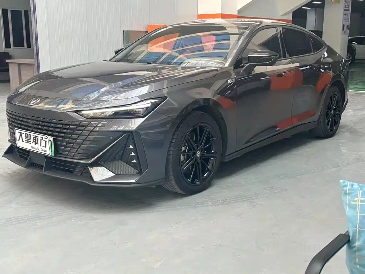 CHANGAN UNI-V SMART IDD  2023