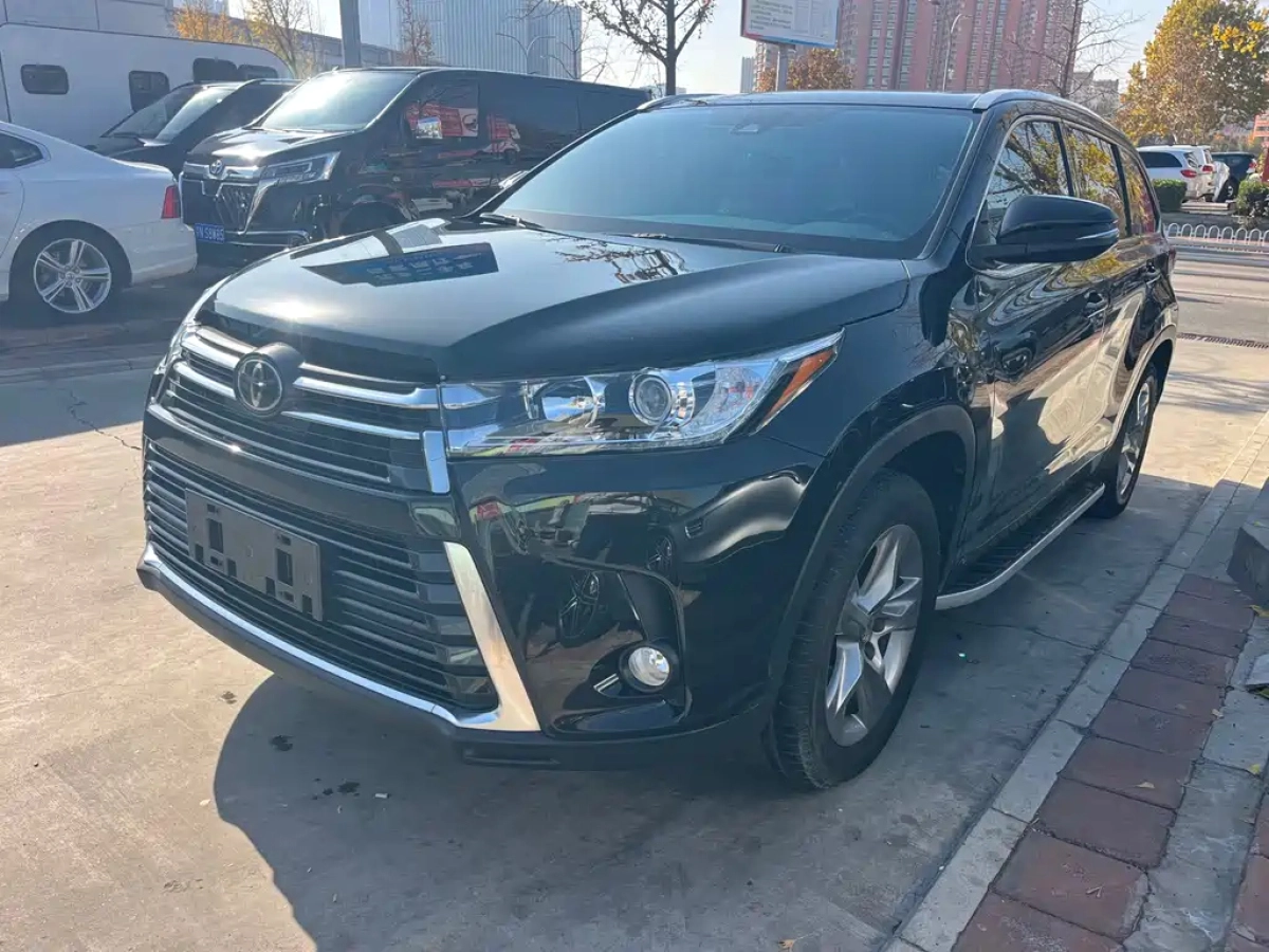 TOYOTA HIGHLANDER