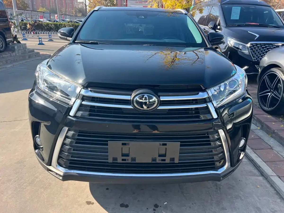 TOYOTA HIGHLANDER