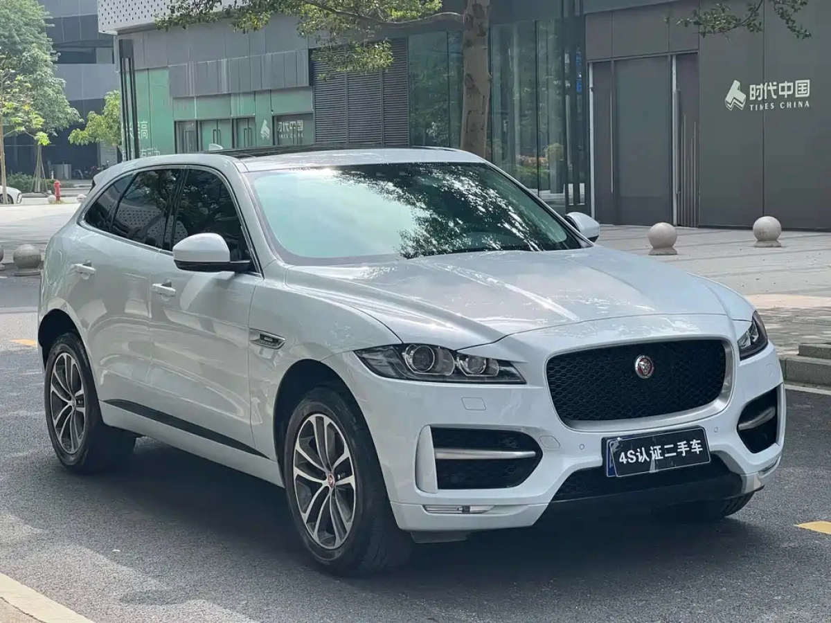 JAGUAR F-PACE