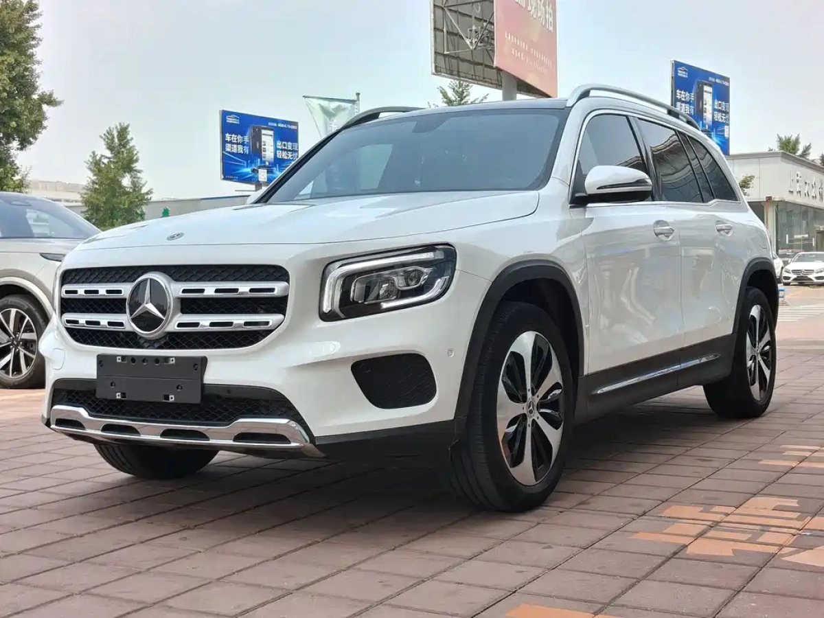 MERCEDES BENZ GLB