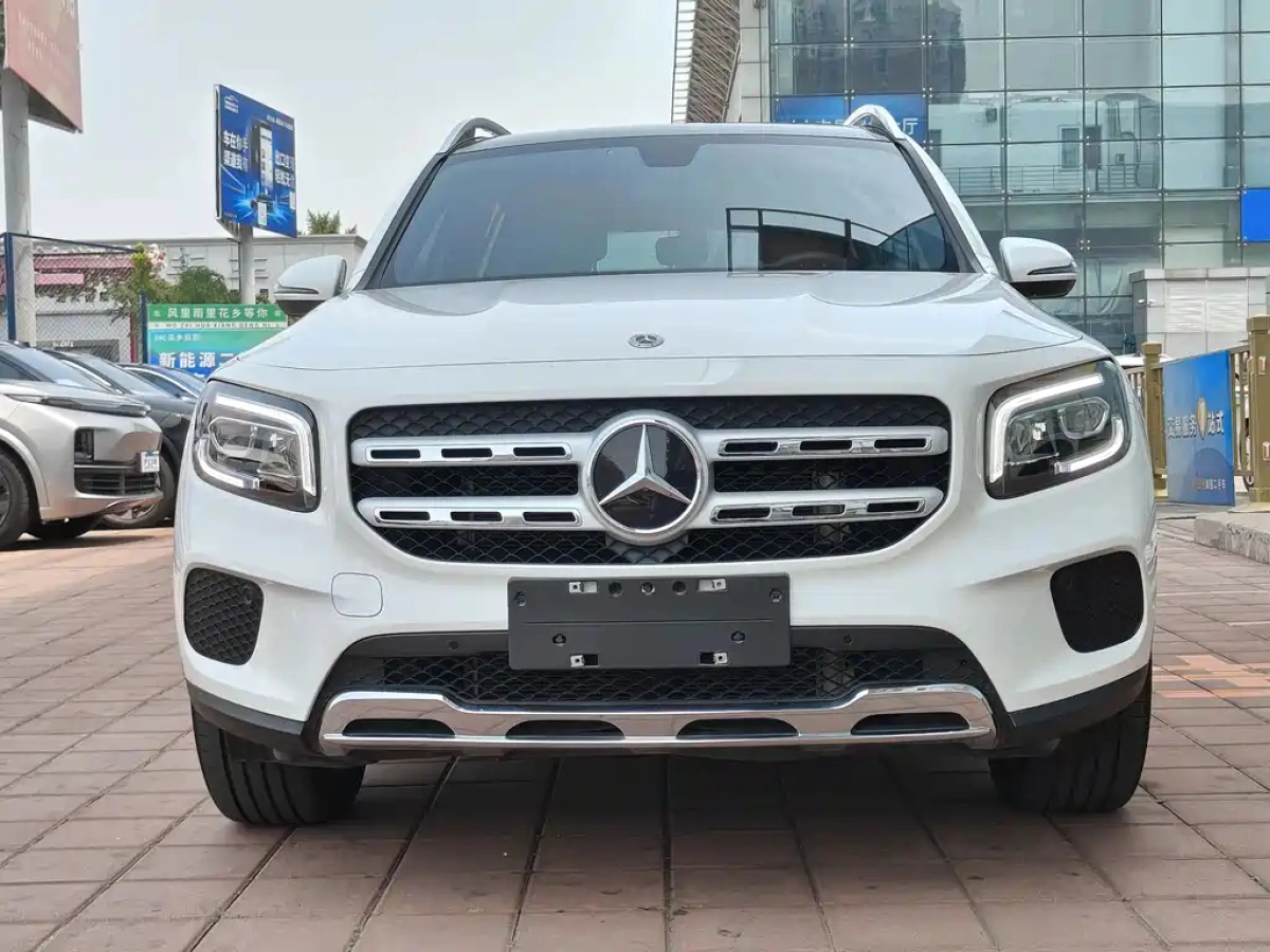 MERCEDES BENZ GLB
