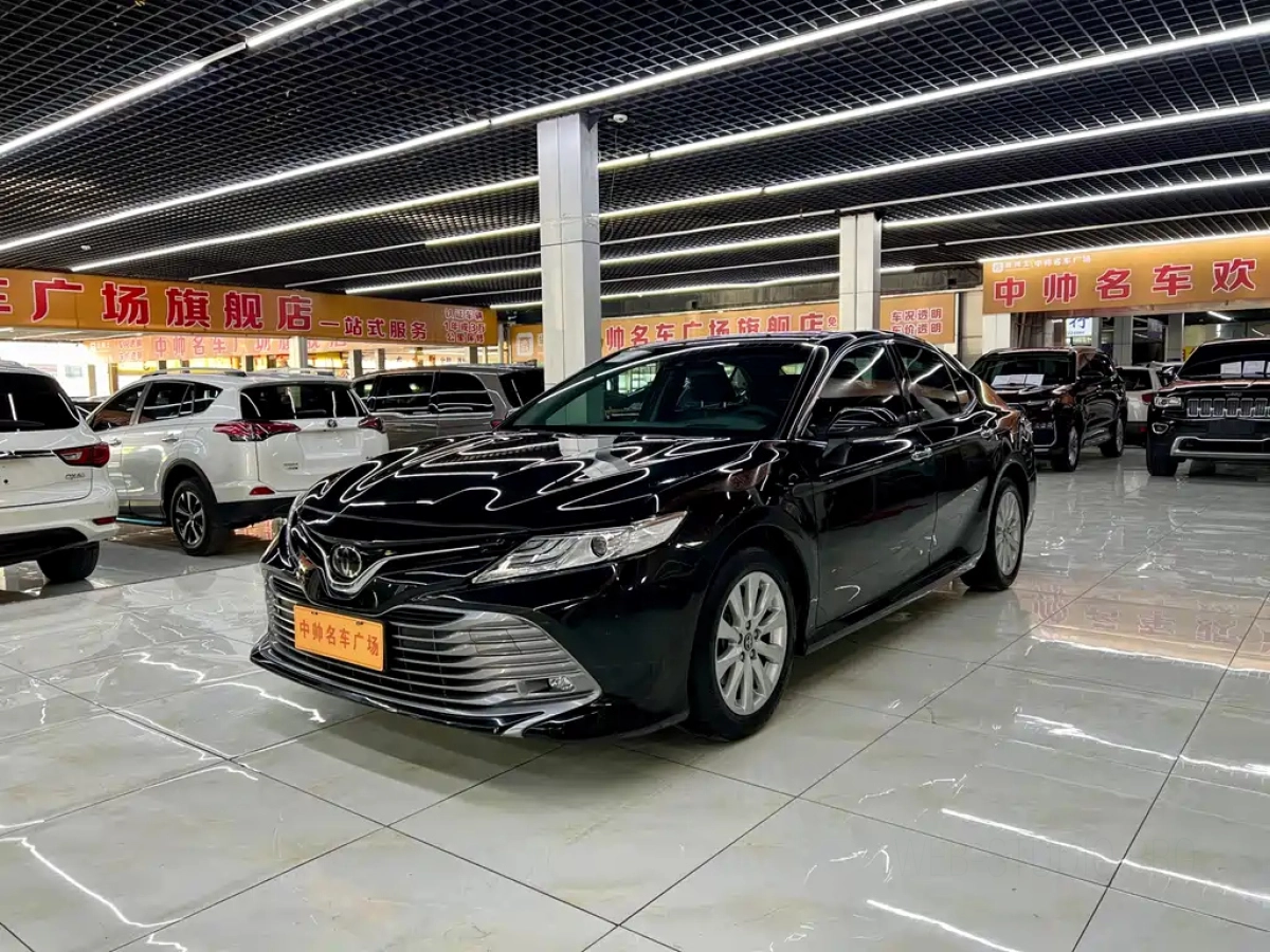 TOYOTA CAMRY