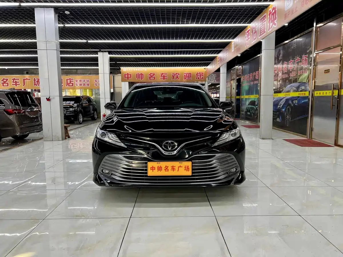 TOYOTA CAMRY