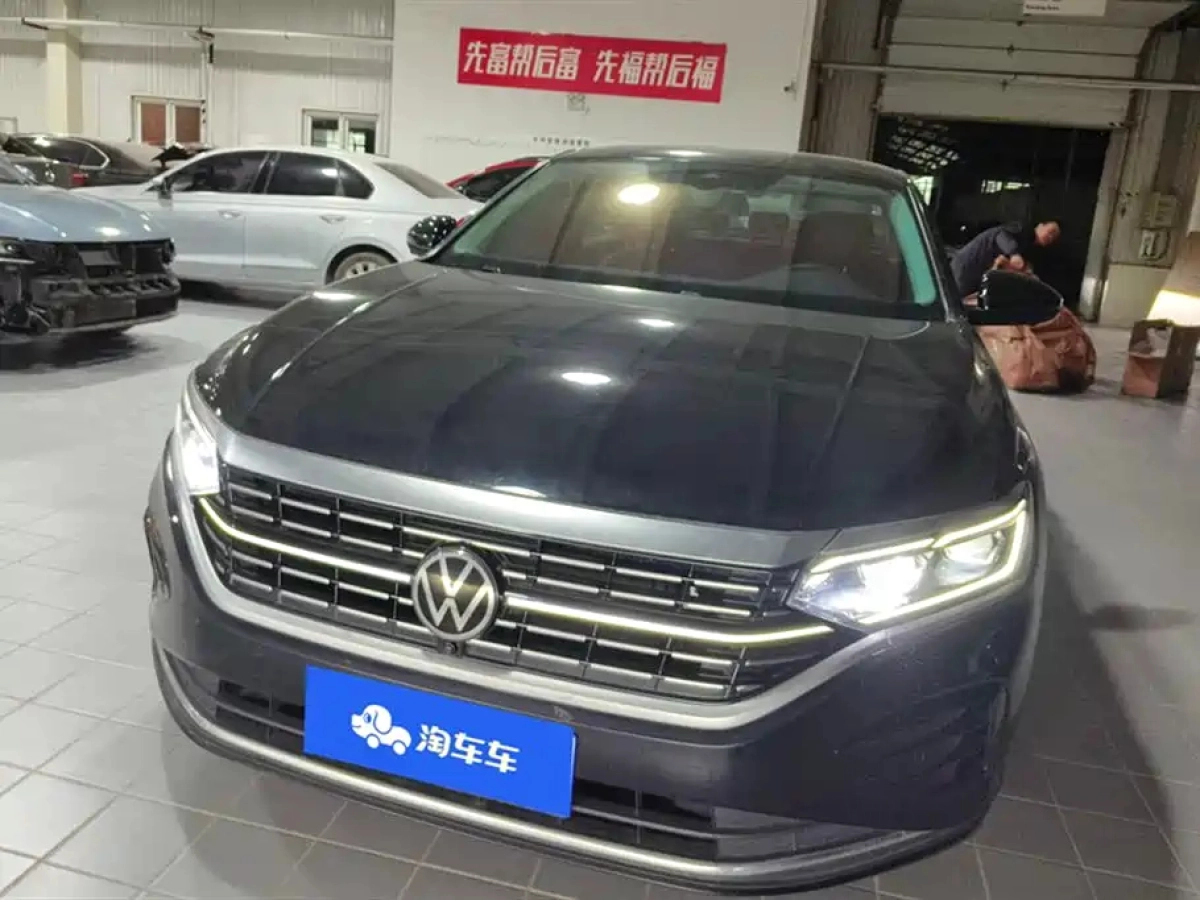 VOLKSWAGEN PASSAT