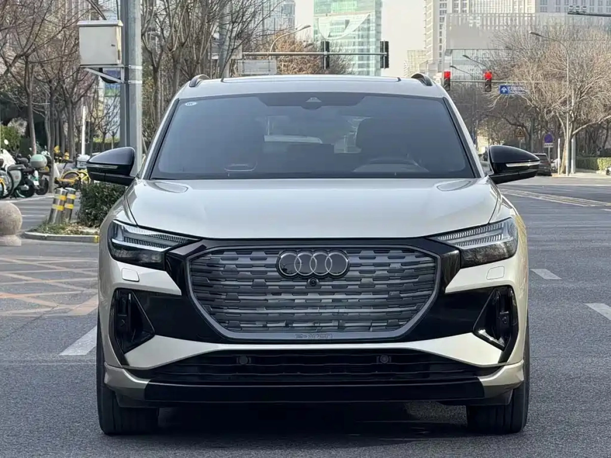 AUDI Q4 E-TRON