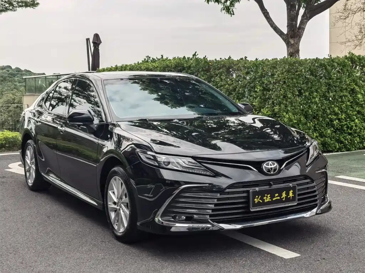 TOYOTA CAMRY