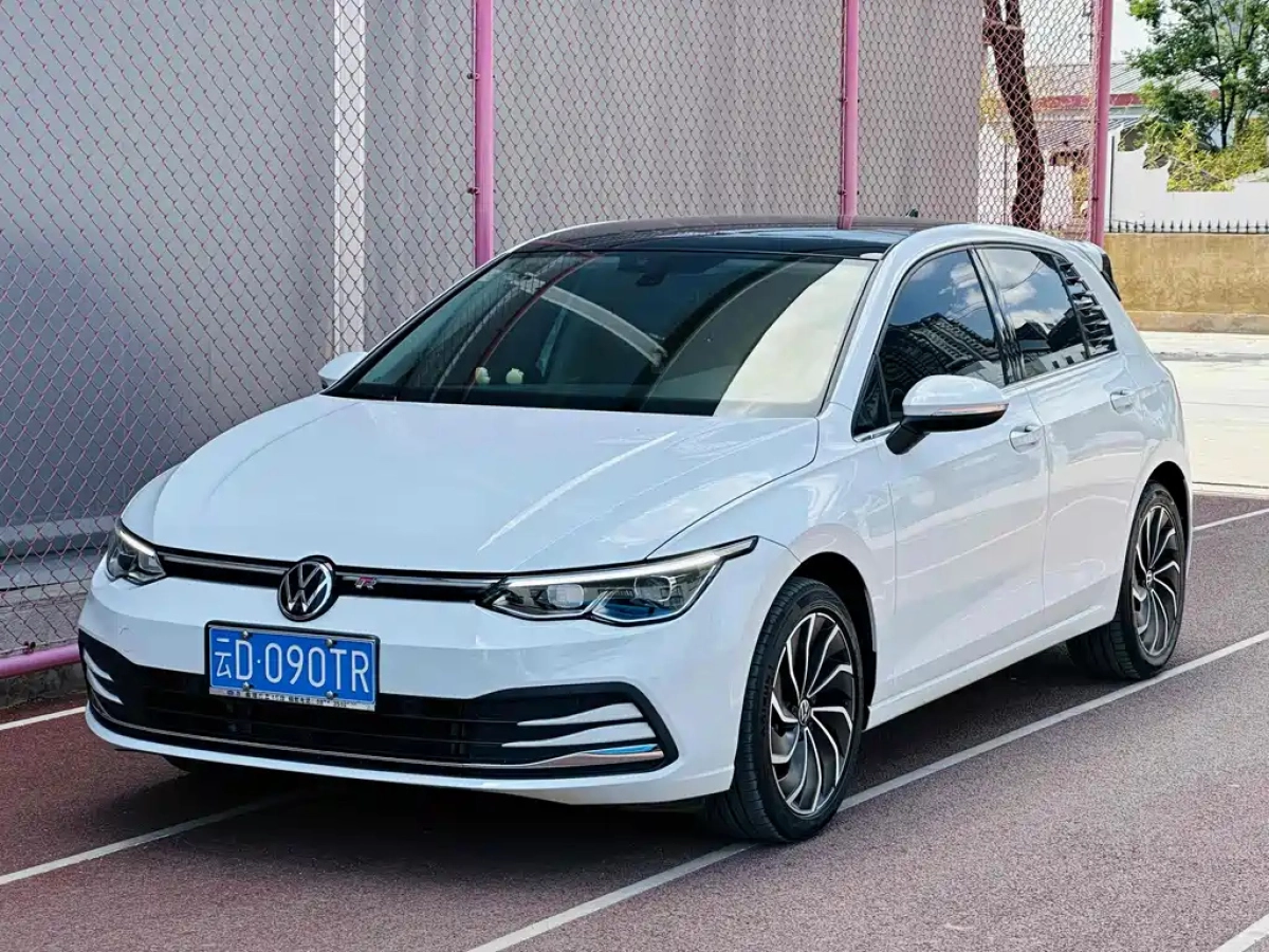 VOLKSWAGEN GOLF  2021