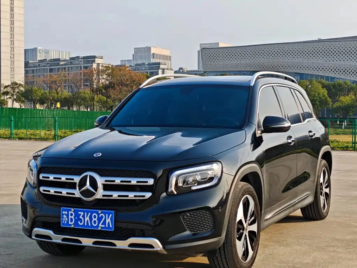 MERCEDES BENZ GLB