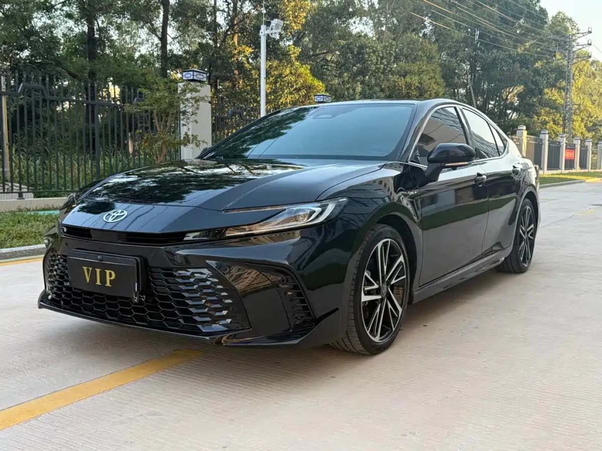 TOYOTA CAMRY  2024