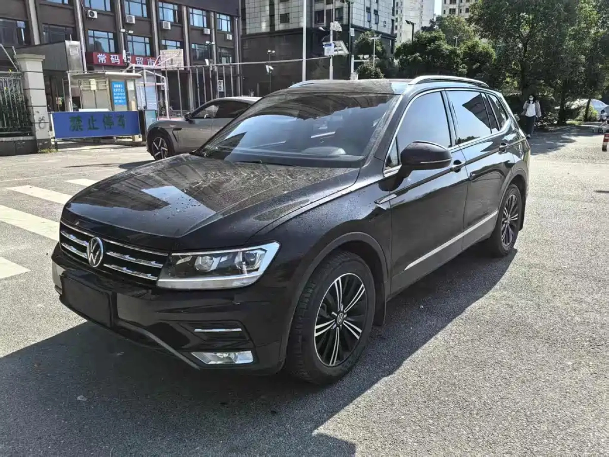 VOLKSWAGEN TIGUAN L  2020