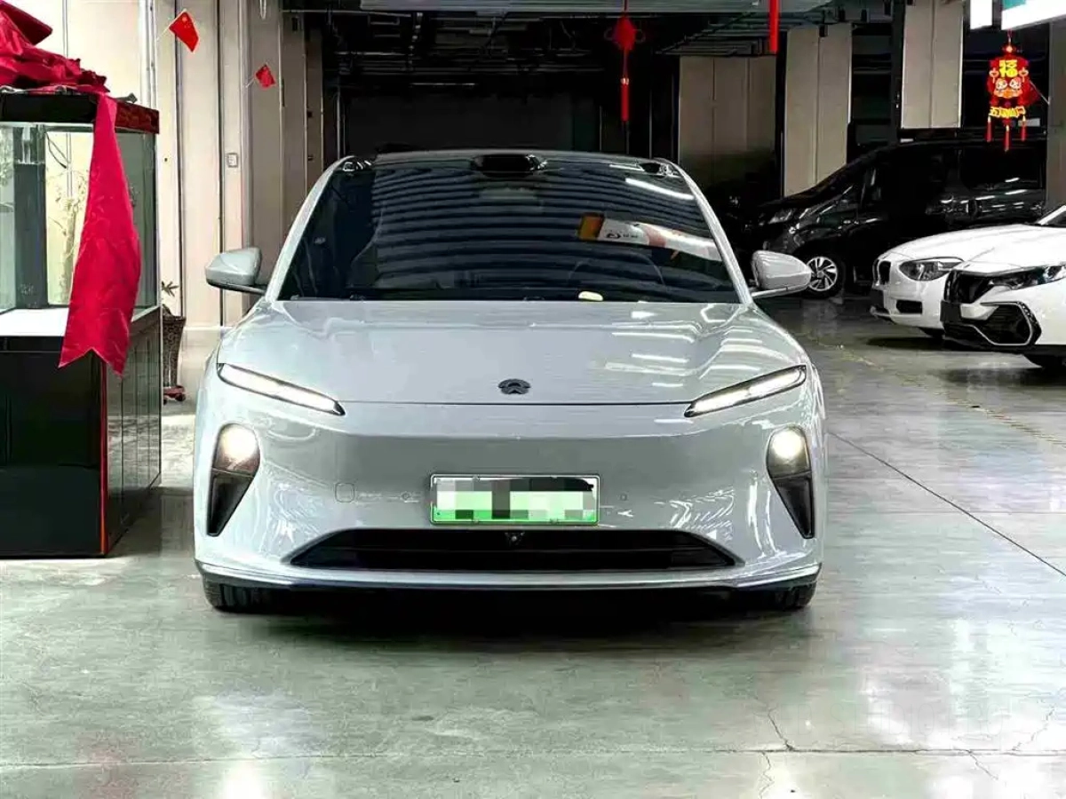 NIO ET5