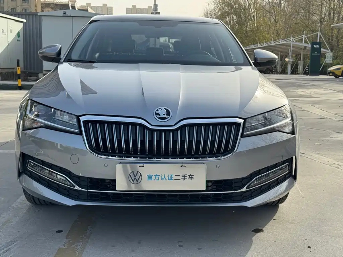 SKODA SUPERB