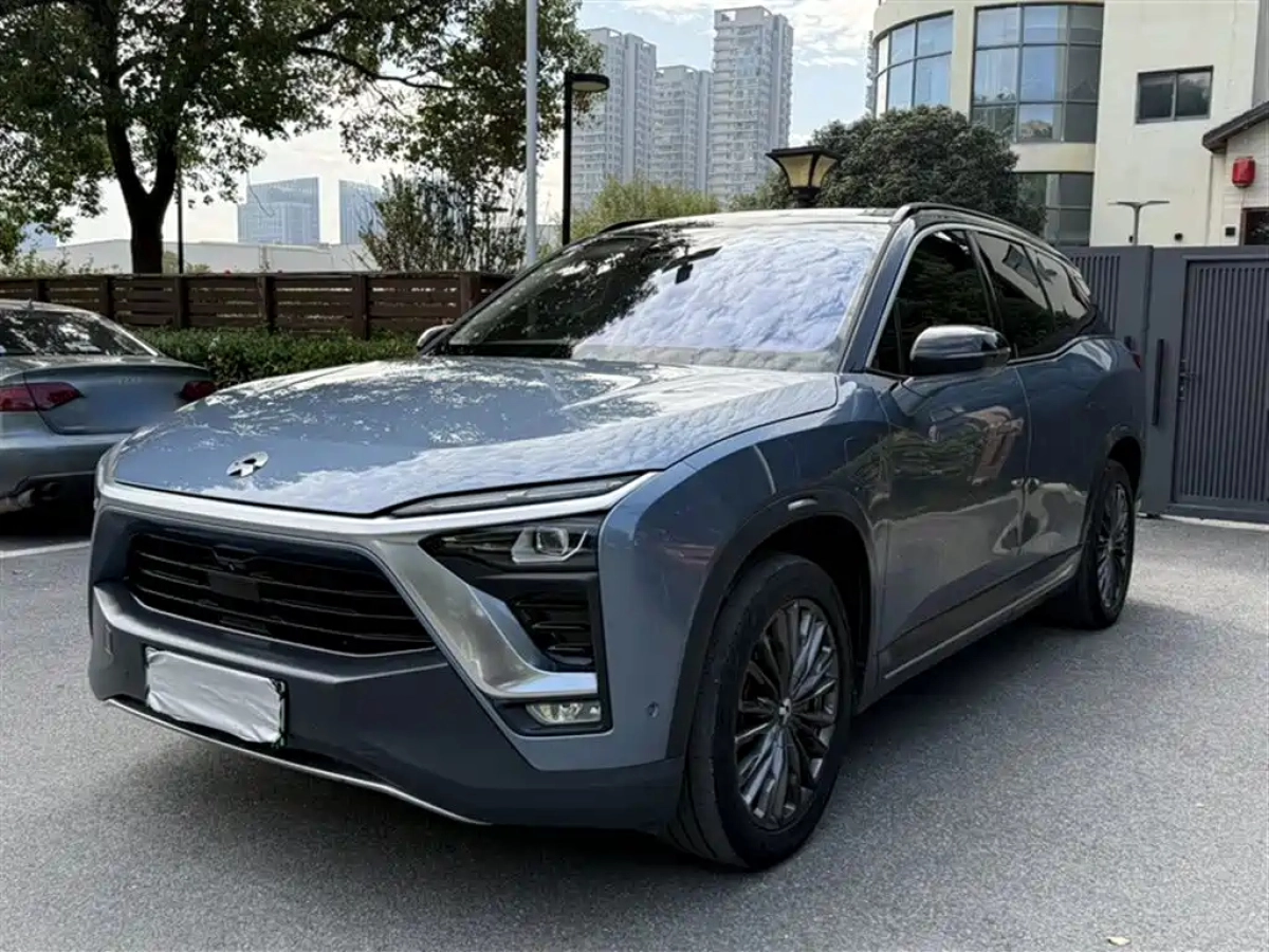 NIO ES8