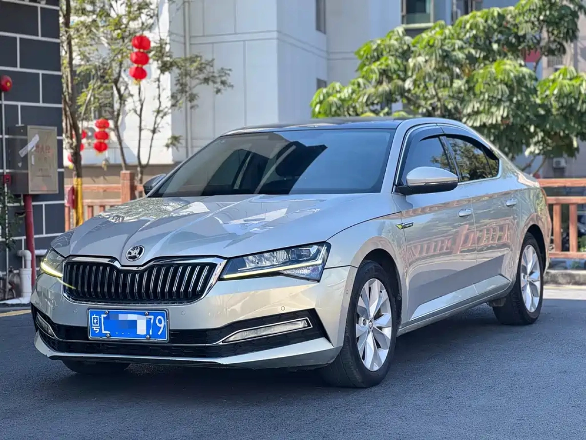 SKODA SUPERB