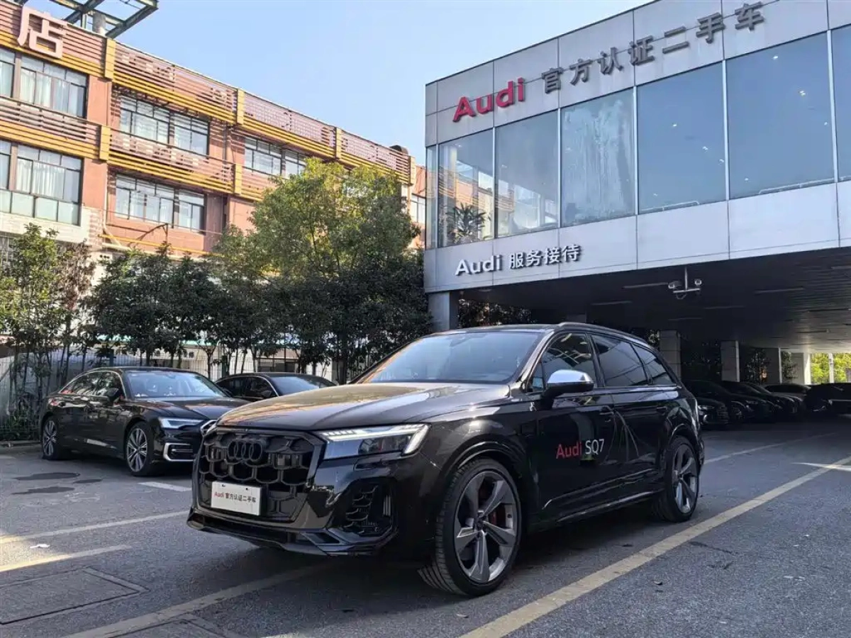 AUDI SQ7  2024