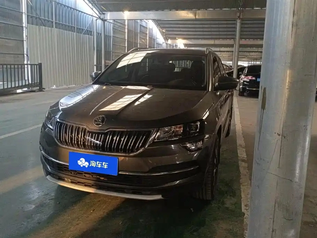 SKODA KAROQ  2020