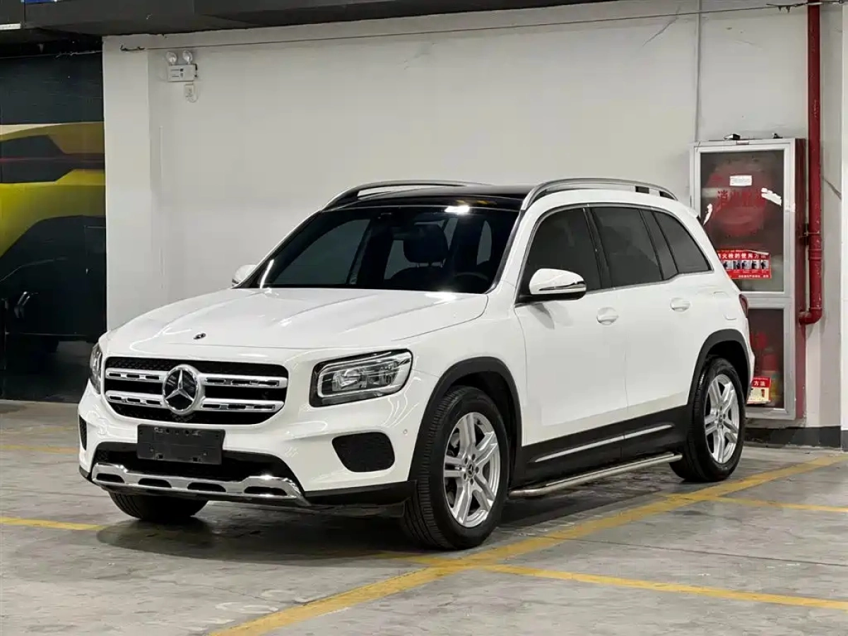MERCEDES BENZ GLB