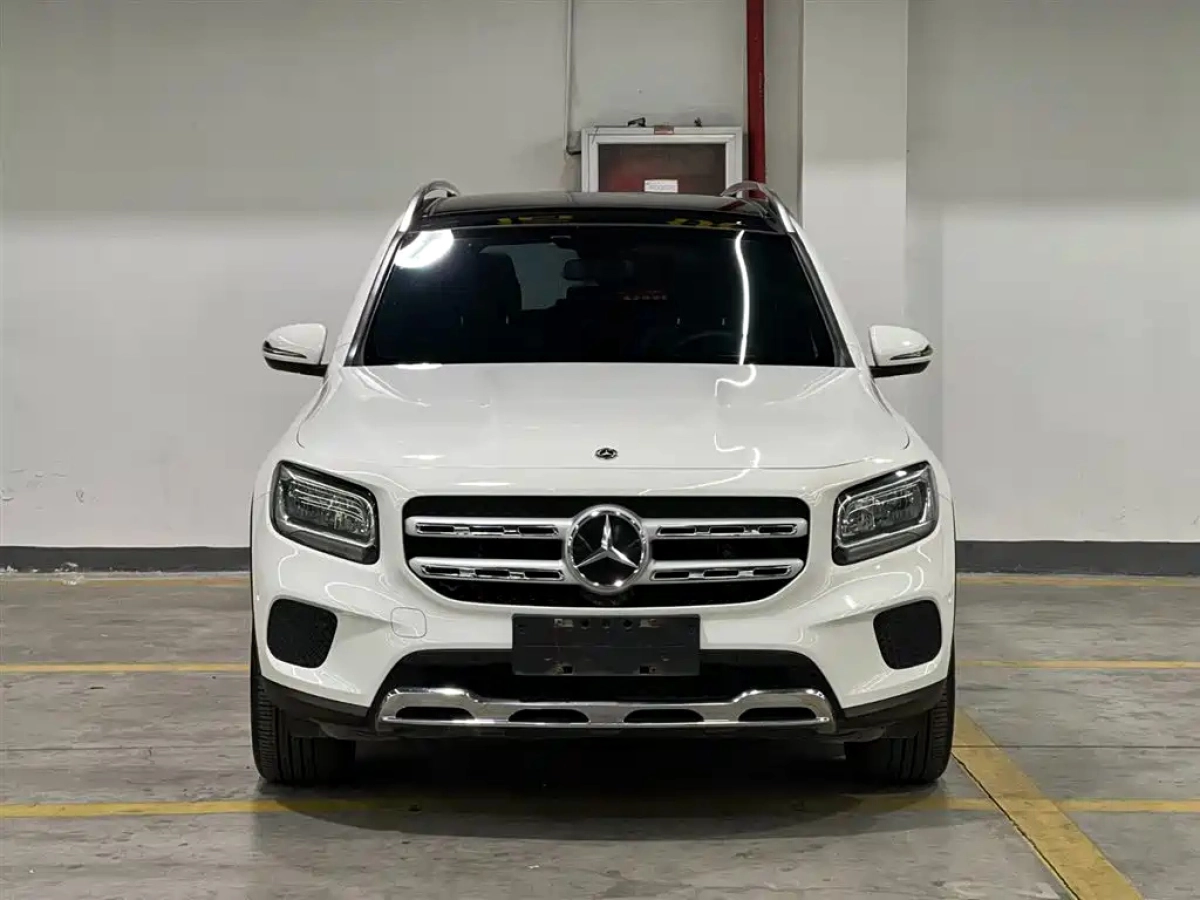 MERCEDES BENZ GLB