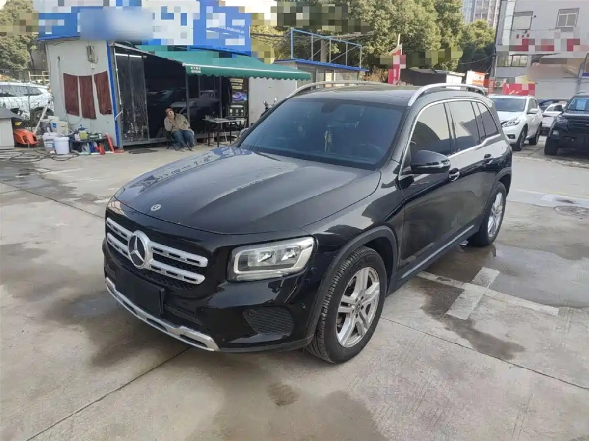 MERCEDES BENZ GLB