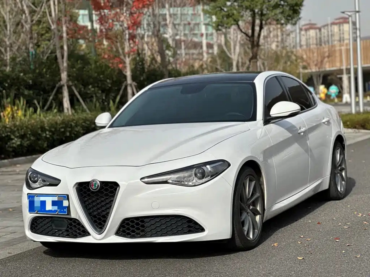 ALFAROMEO GIULIA  2020