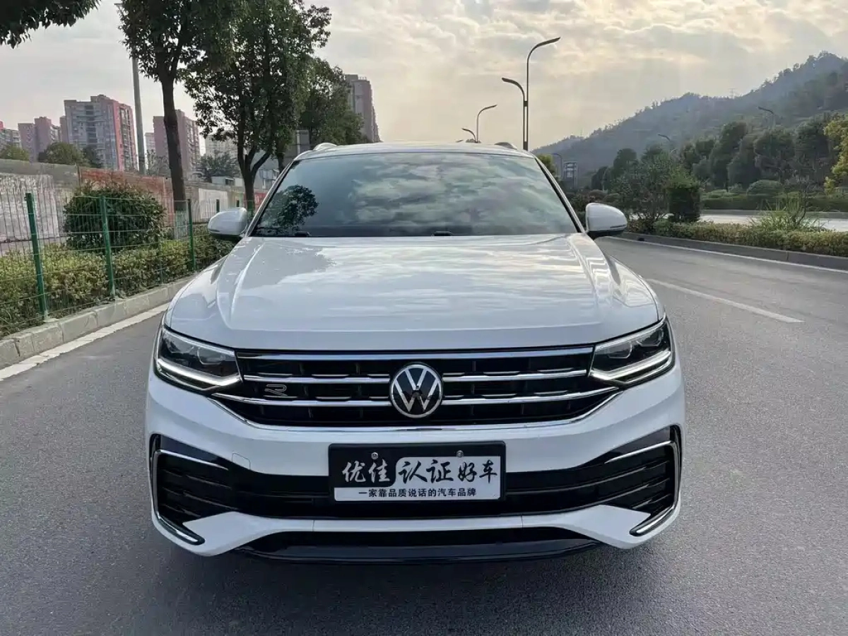 VOLKSWAGEN TIGUAN X