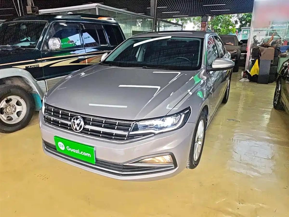 VOLKSWAGEN BORA  2021
