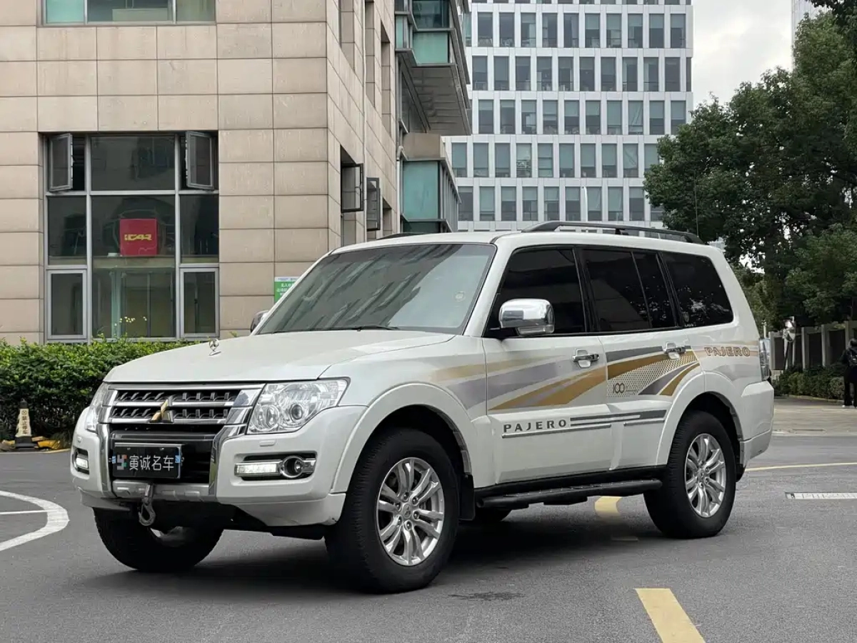 MITSUBISHI PAJERO IMPORT  2020