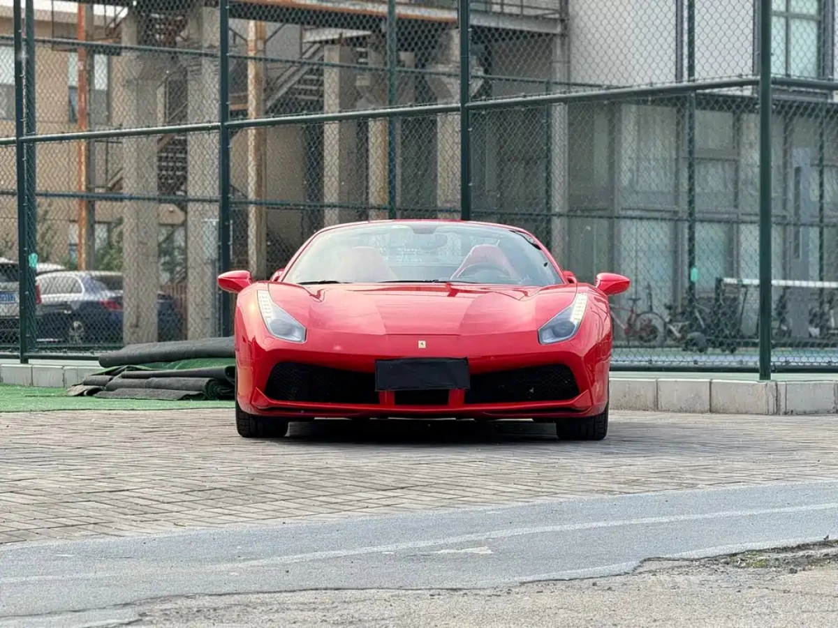 FERRARI 488