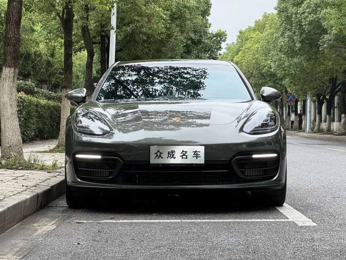 PORSCHE PANAMERA