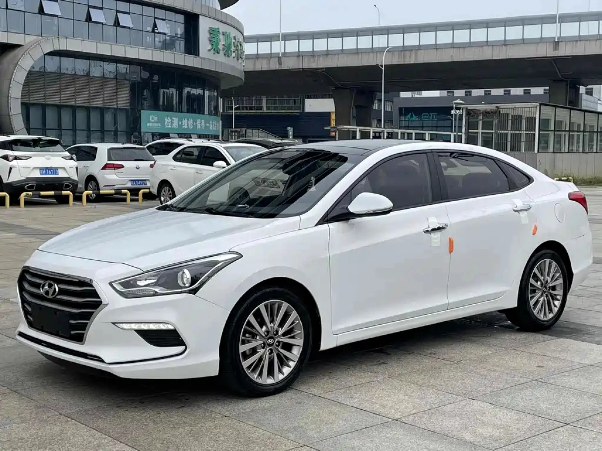 HYUNDAI MISTRA