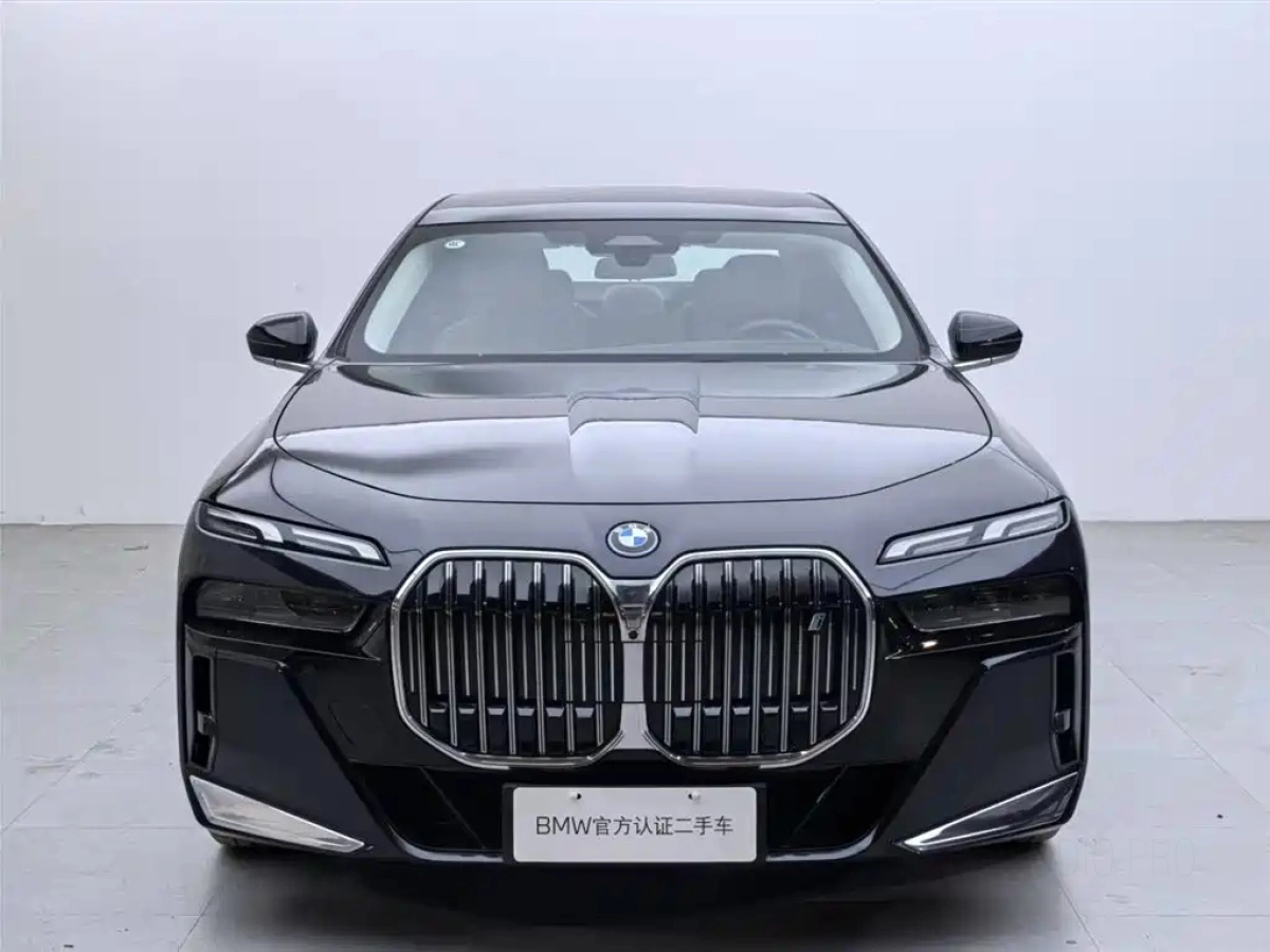 BMW I7