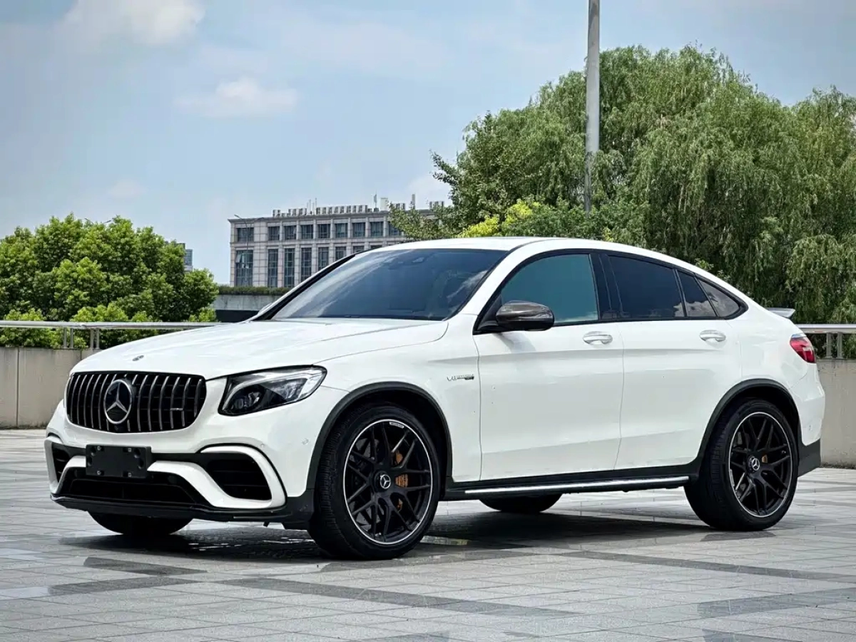 MERCEDES BENZ GLC COUPE AMG  2020