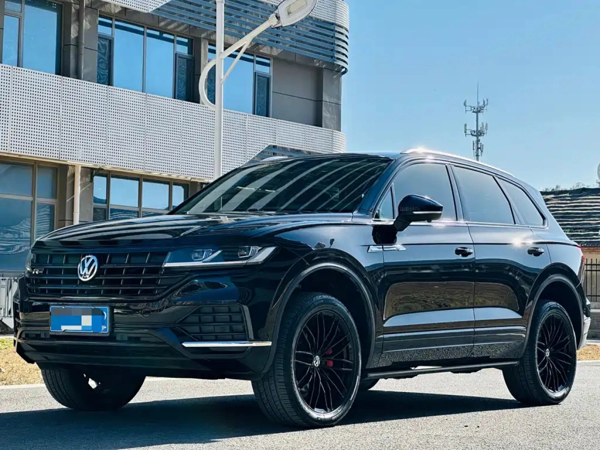 VOLKSWAGEN TOUAREG