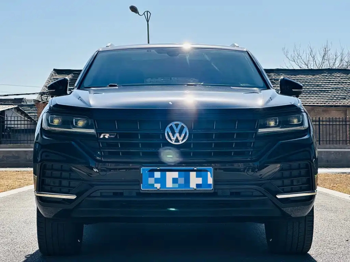 VOLKSWAGEN TOUAREG