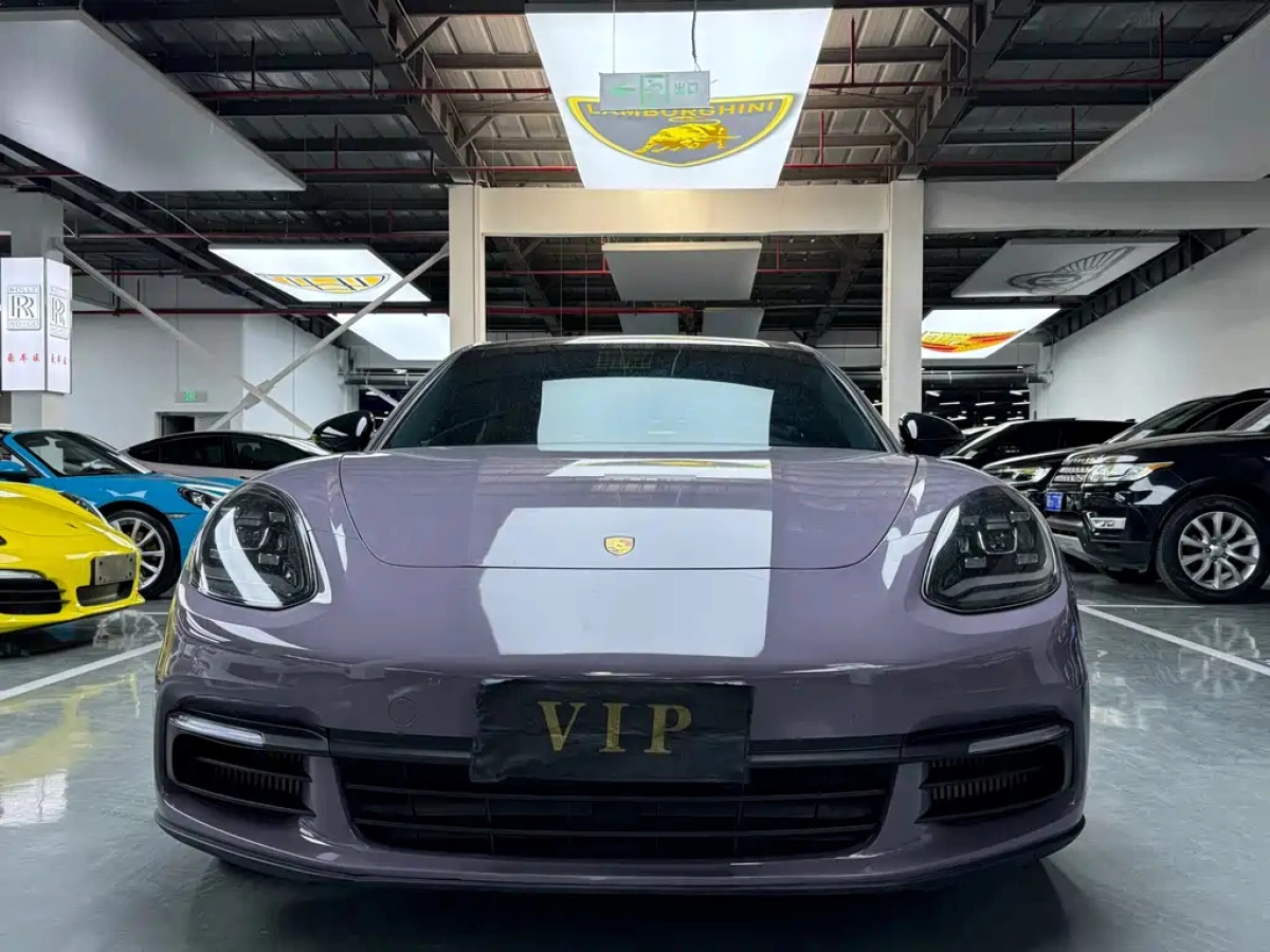 PORSCHE PANAMERA