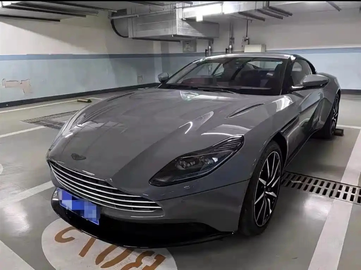 ASTON MARTIN DB11  2022